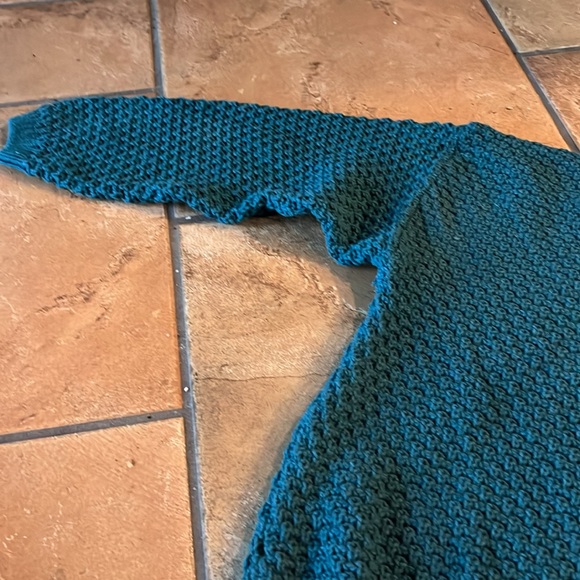 UNIVERSAL THREAD SWEATER - Picture 4 of 9